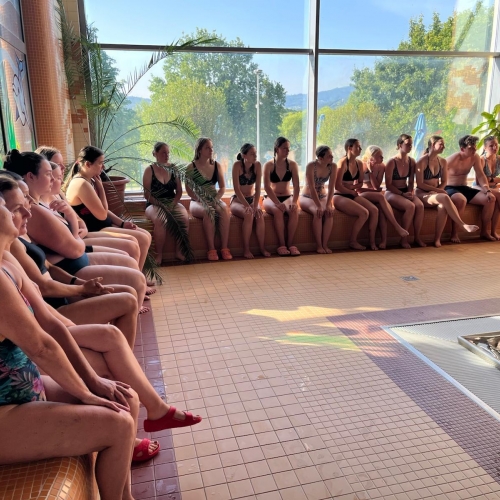 Alternativní popis - Aquapark s vodními záchranáři