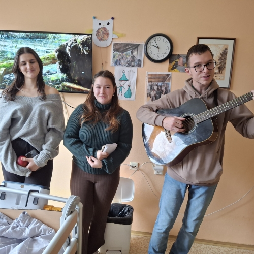 Alternativní popis - Vánoční program pro seniory