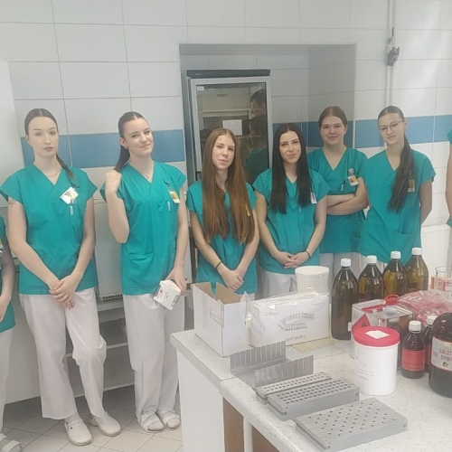 Alternativní popis - Miniexkurze do nemocniční lékárny