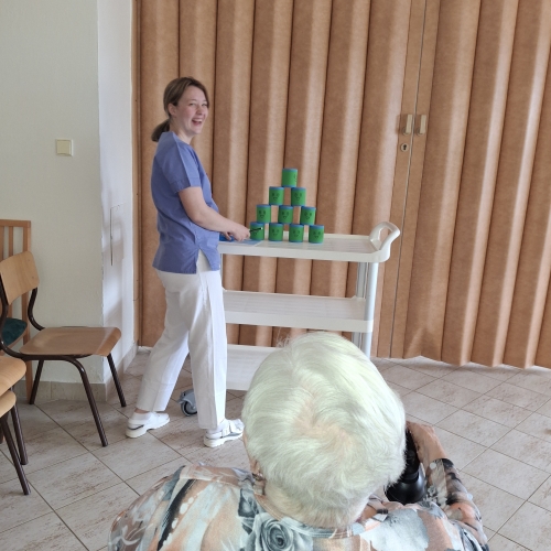 Alternativní popis - Sportovní den v domově pro seniory